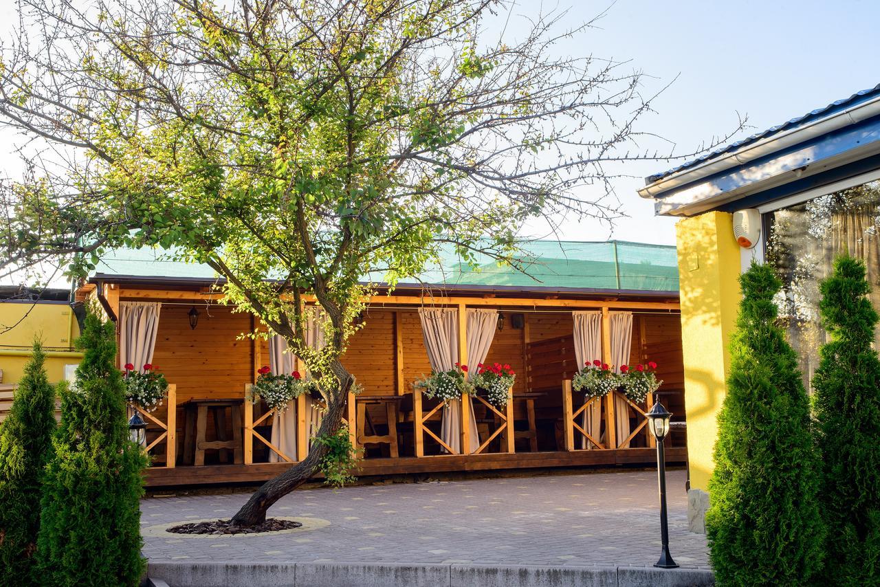 Hotel Argo Premium Leopoli Esterno foto